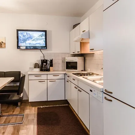 Grüner Fidelis Apartment